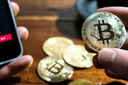 Comment investir dans les cryptomonnaies ? Le guide pour débuter